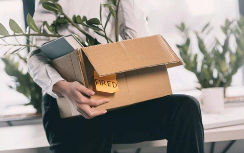 为什么有的公司一边在裁员，同时一边在招人